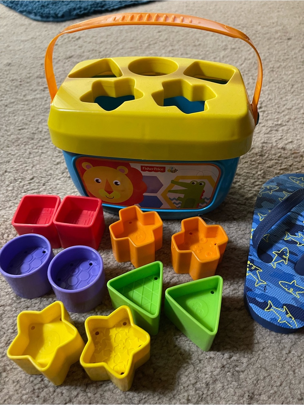 Fisher-Price Yellow/Blue Shape Sorter Bucket with Multicolor Shapes and flops - Picture 5 of 5
